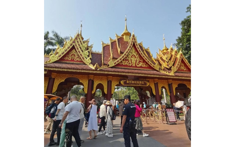 云南西双版纳曼听御花园景区