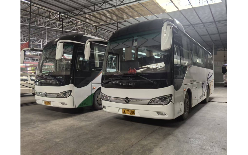 西双版纳旅游客运汽车有限公司 核载38人福田豪华大巴车 电话：15334302530