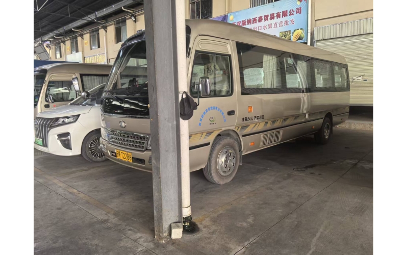 西双版纳宣景旅游客运有限公司 准乘24人牡丹豪华中巴车 电话：15198453718